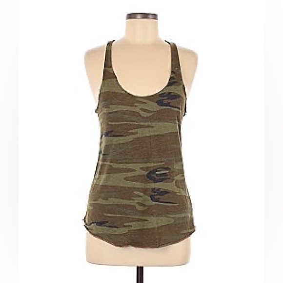 NWOT Nebraska Cornhuskers Huskers Camo Bedazzled Glitter Embellished Tank medium - Picture 15 of 16